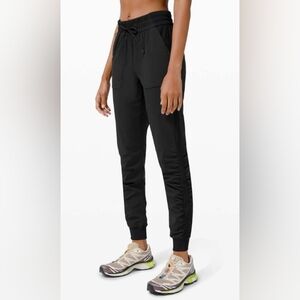 LULULEMON Beyond The Studio Jogger High Rise Swift Active Bottoms Size 4 Black